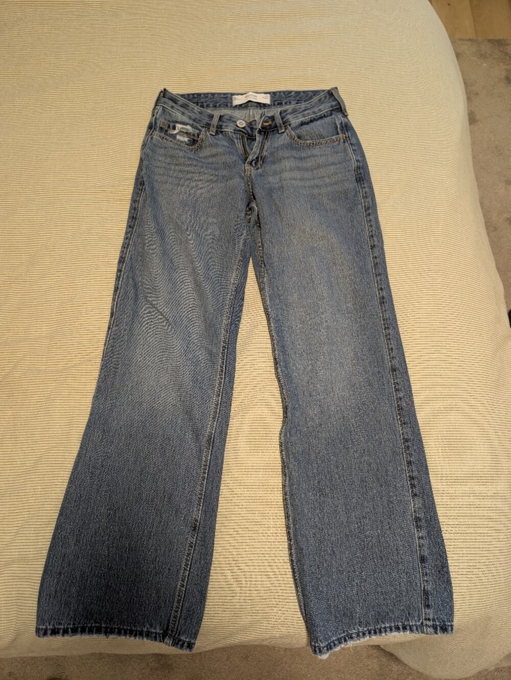 Hollister Women's Low Waisted Baggy Jeans
